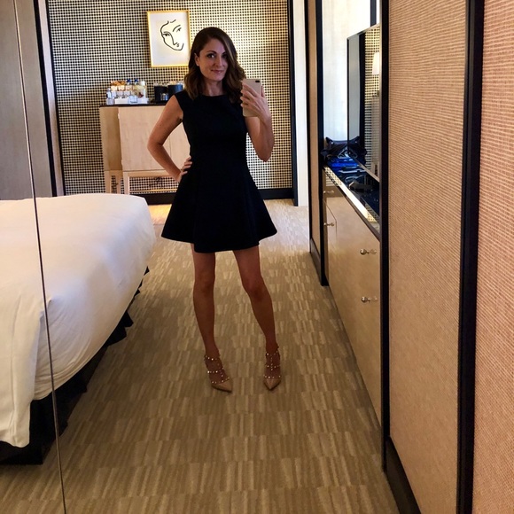 🛍Welcome to my closet🛍 - Picture 3 of 8